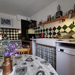 Paisible Avec Petit-dejeuner Pres De La Foret - Fr-1-582-509