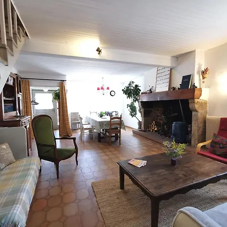 Paisible Avec Petit-déjeuner Près De La Forêt - Fr-1-582-509 Bed & Breakfast Sembadel