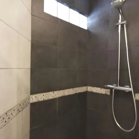 Paisible Avec Petit-dejeuner Pres De La Foret - Fr-1-582-509 * Sembadel